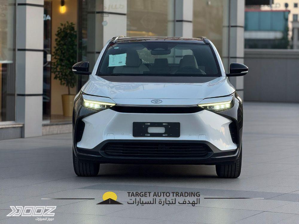 تويوتا بي زد فور اكس 2023 للبيع في عمان