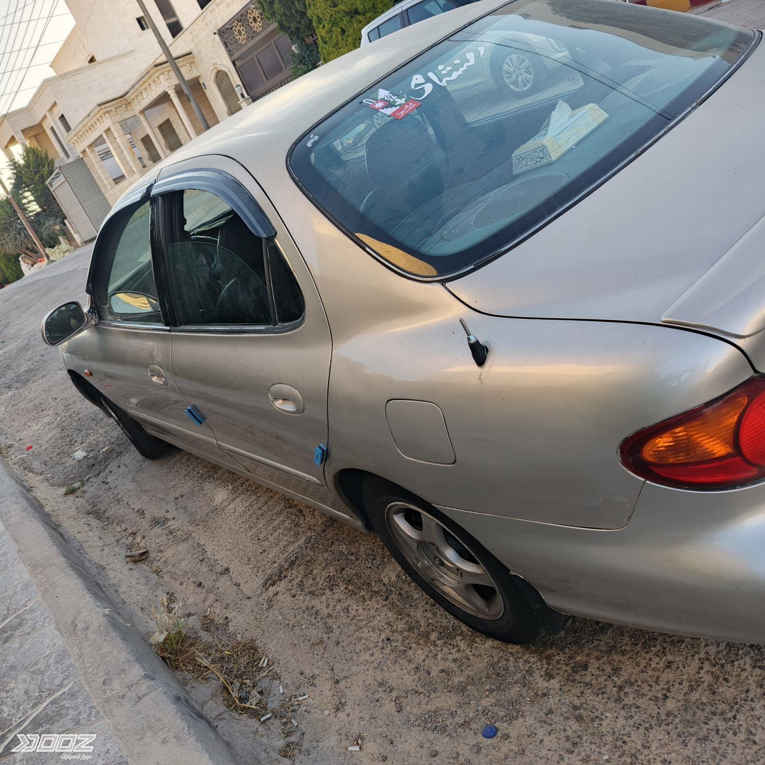 هيونداي Avante 2000 للبيع في عمان