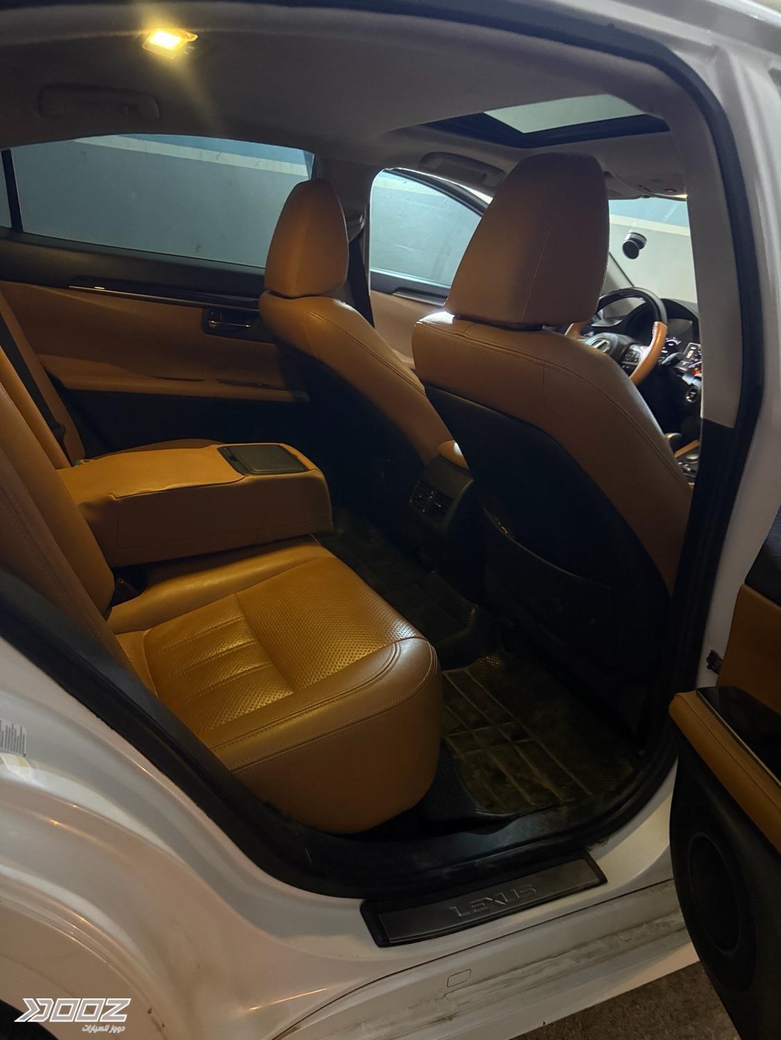 Lexus ES300H 2017 for sale in Amman
