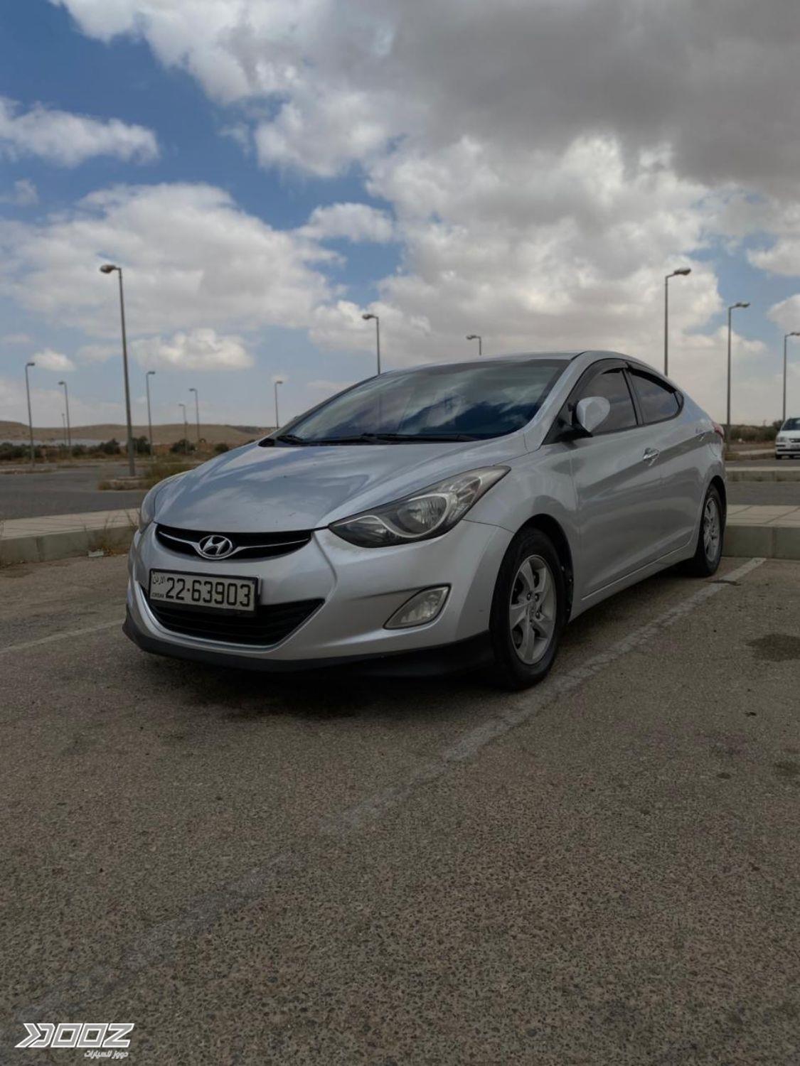 هيونداي Avante 2012 للبيع في عمان