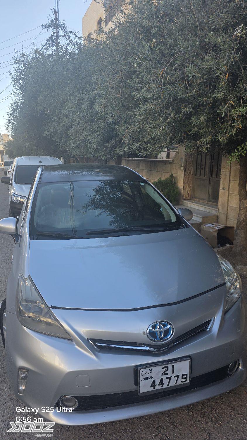 Toyota Prius-V 2014 for sale in Amman