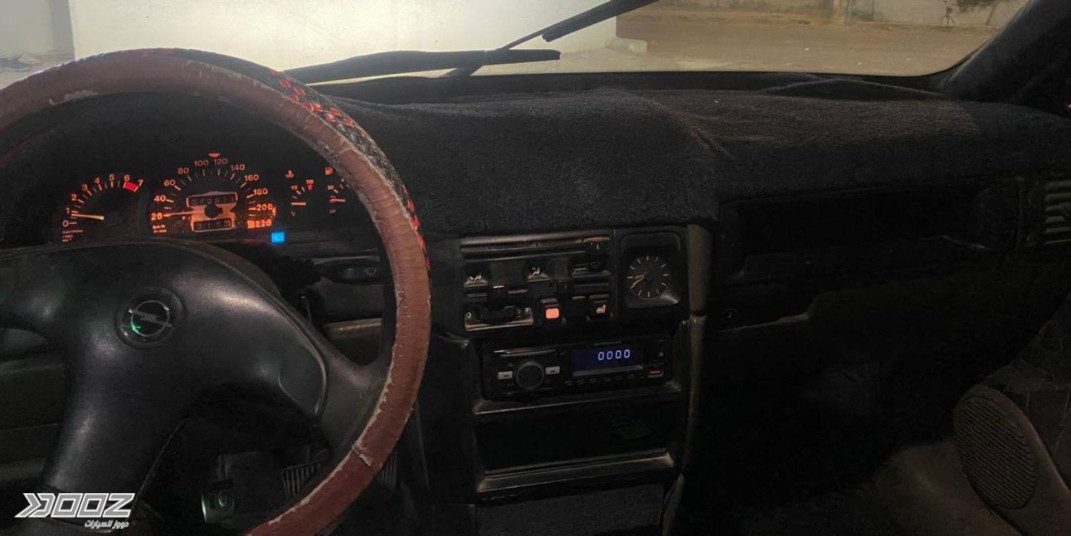 Opel Vectra A 1990 for sale in Mafraq