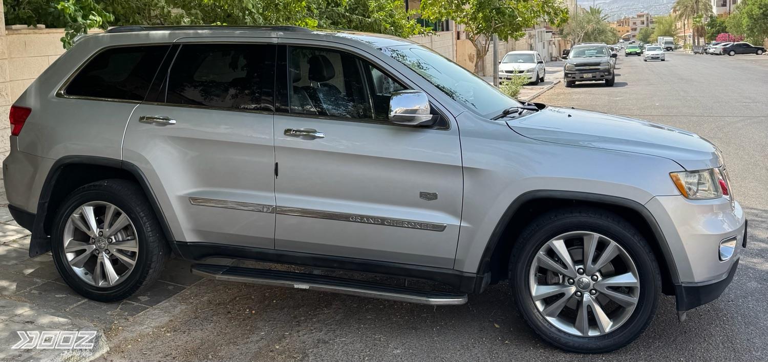 Jeep Grand Cherokee 2011 for sale in Aqaba