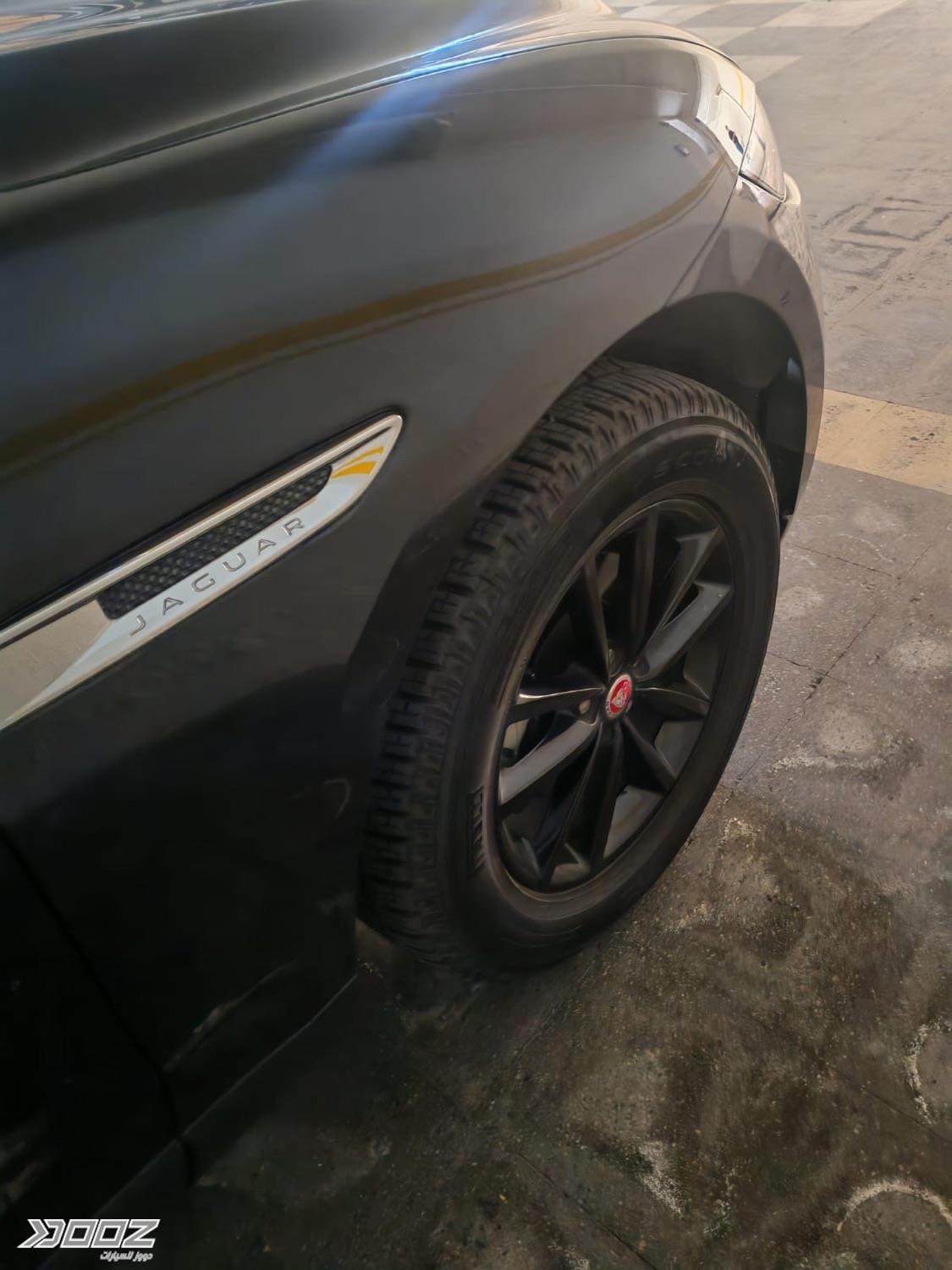 جاغوار اف بيس 2019 للبيع في عمان