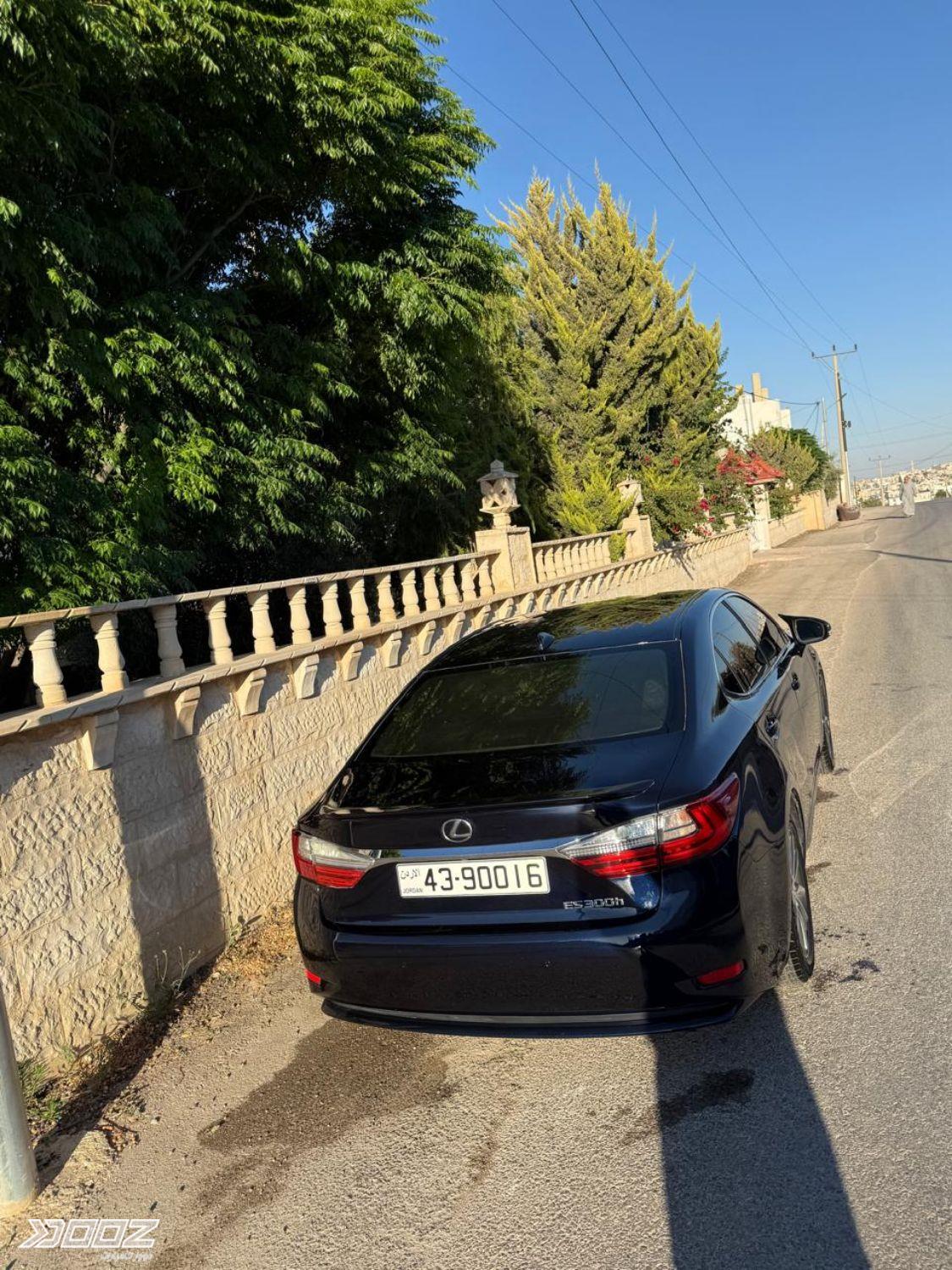 Lexus ES300H 2018 for sale in Ramtha