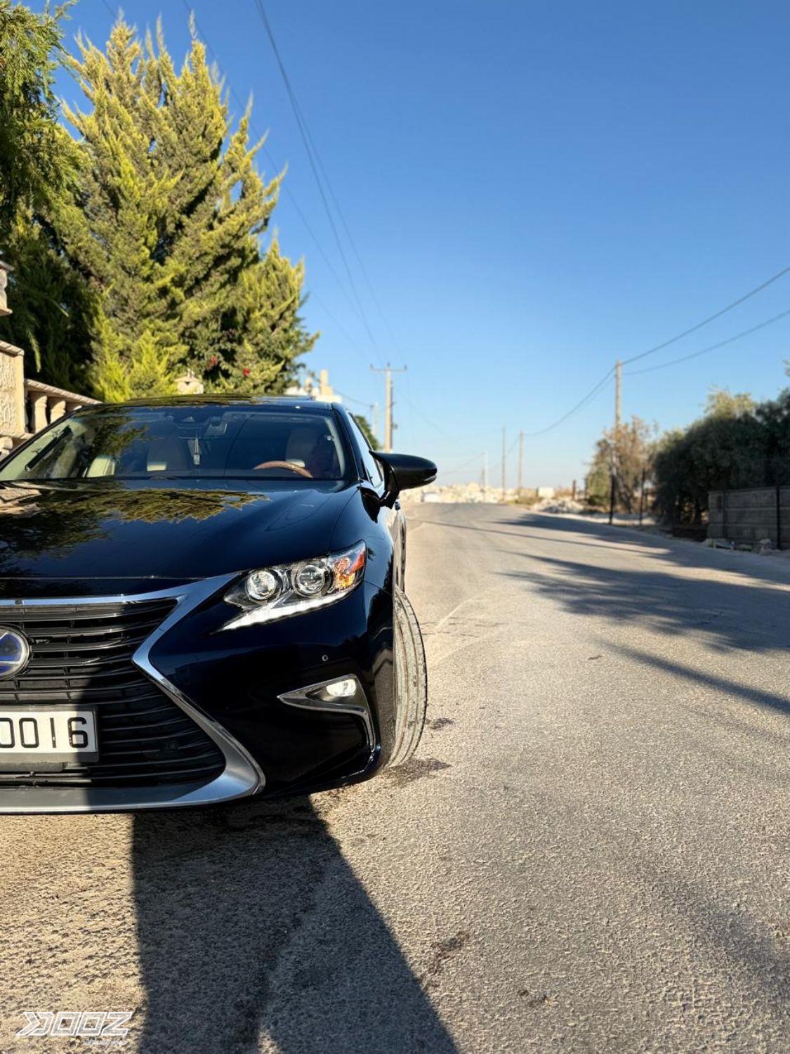Lexus ES300H 2018 for sale in Ramtha