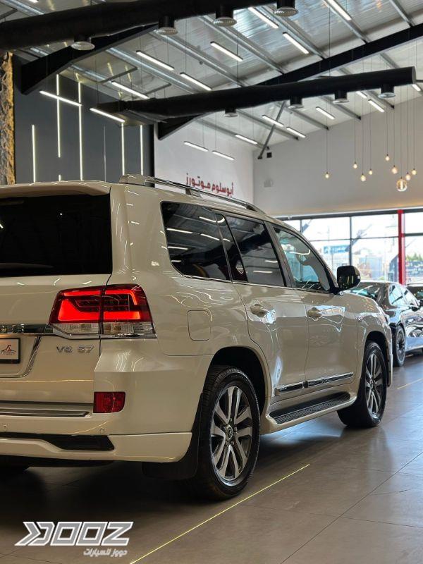 Toyota Land Cruiser 2016 for sale in Zarqa-freezone