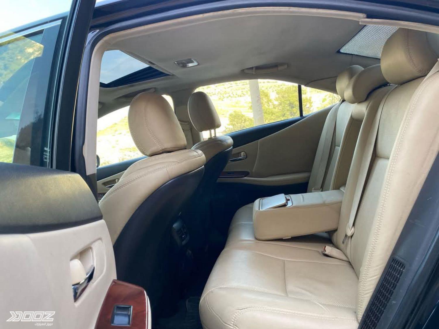 لكزس HS250 2010 للبيع في عمان
