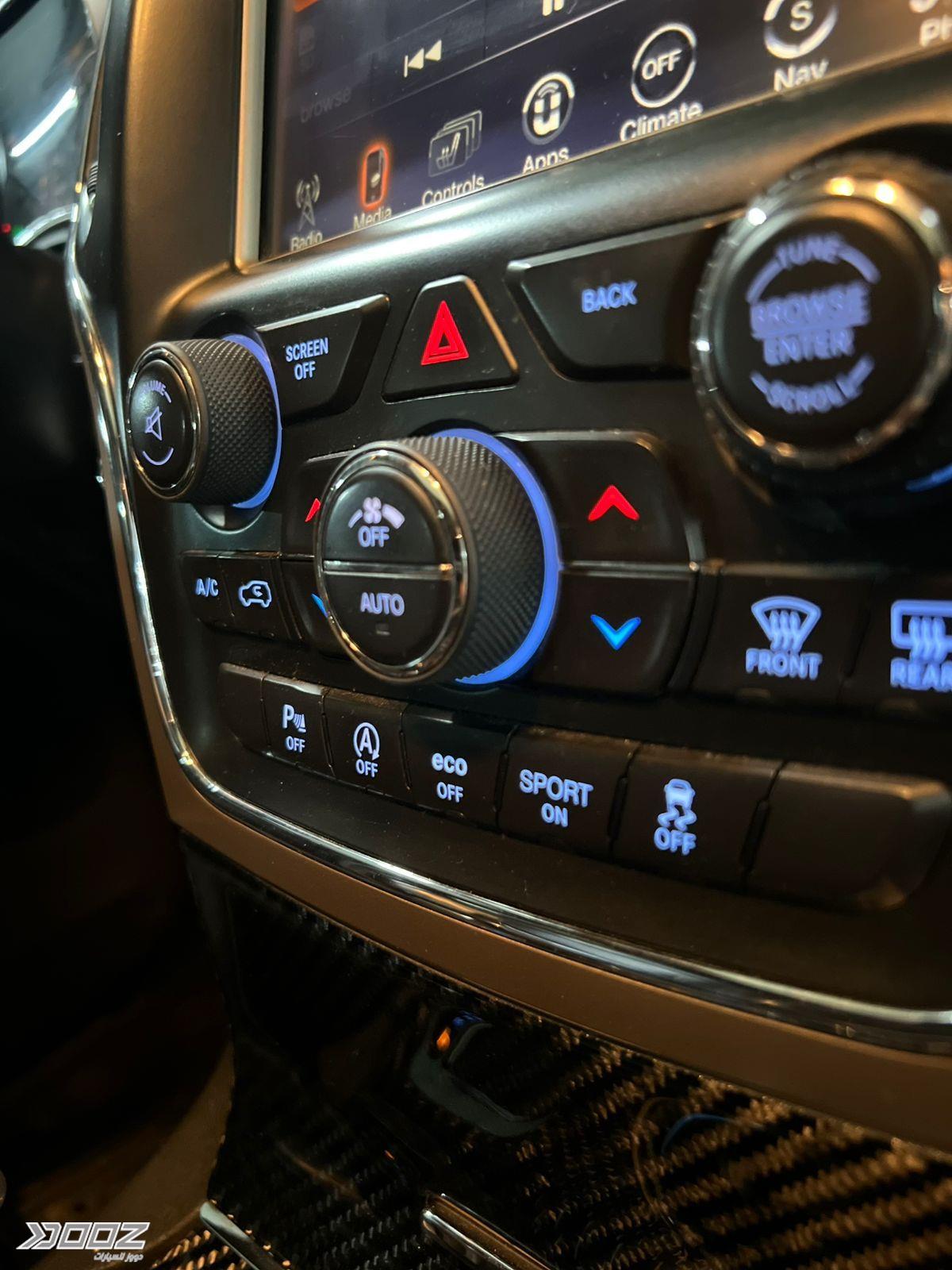 Jeep Grand Cherokee 2016 للبيع في عمان