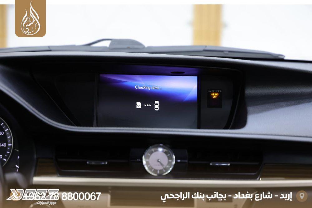 لكزس اي اس 300 اتش 2017 للبيع في إربد