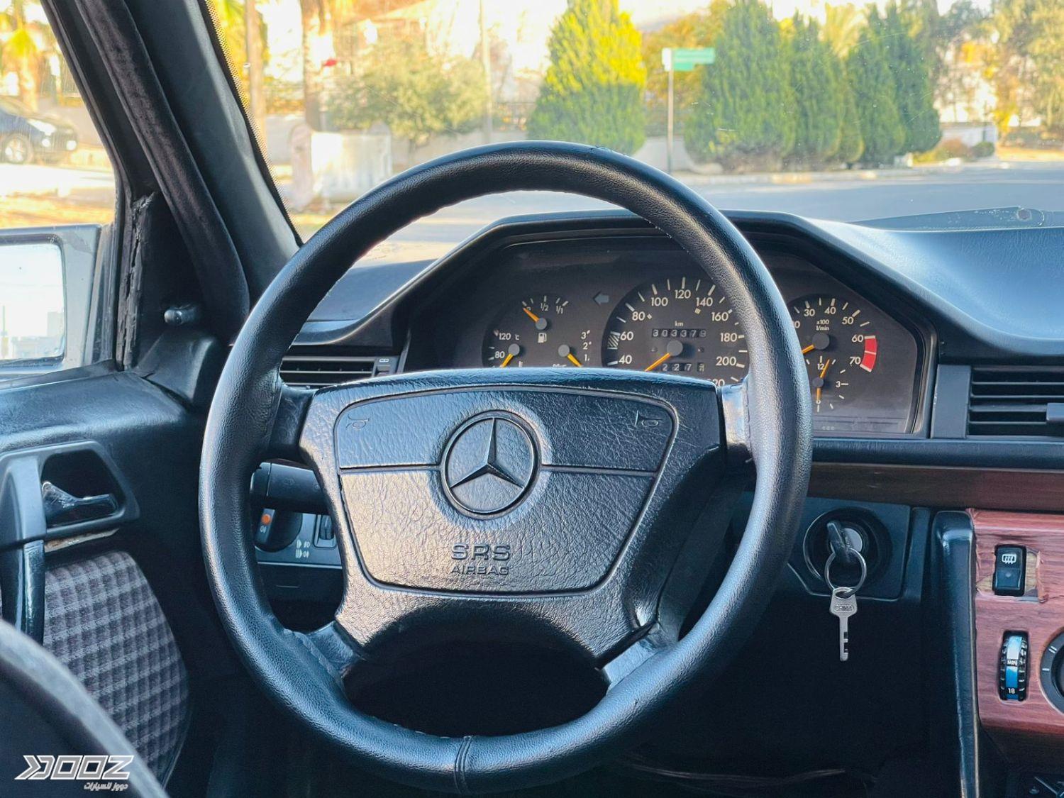 Mercedes E200 1990 for sale in Aqaba