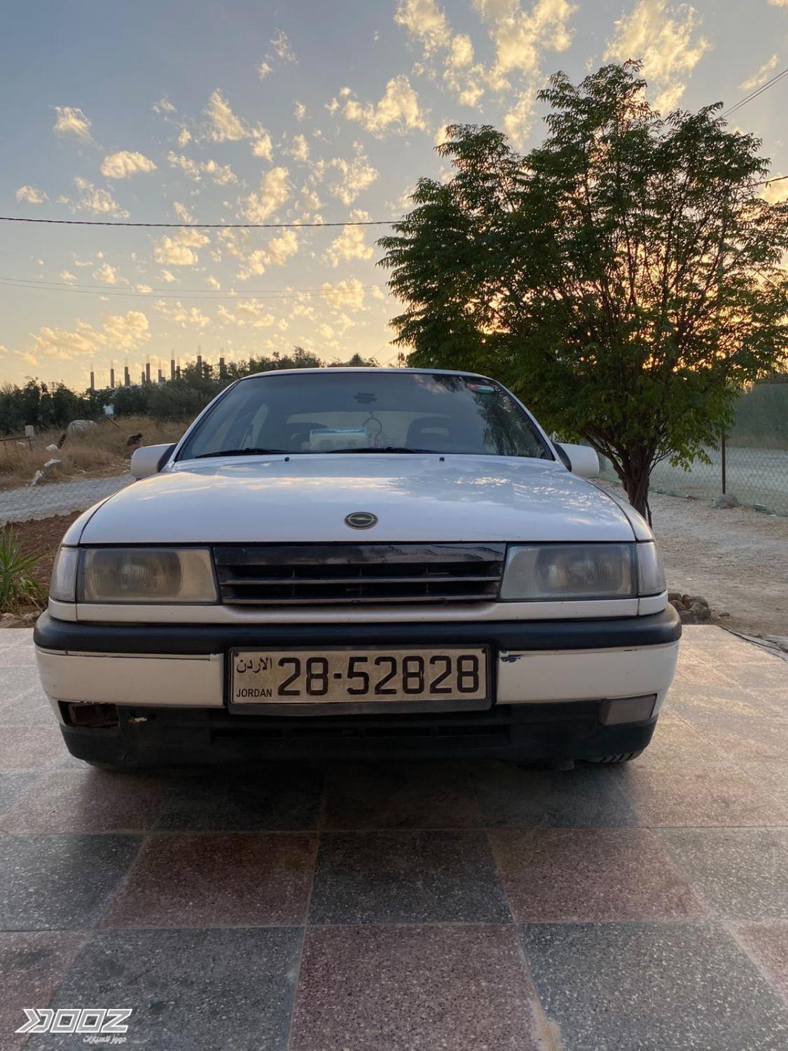 أوبل فيكترا ايه 1989 للبيع في الكرك