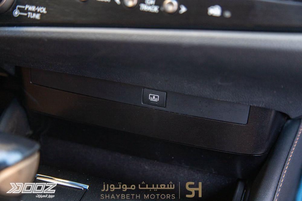 لكزس ES300H 2023 للبيع في عمان