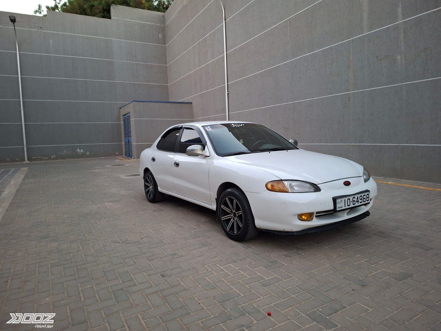 Hyundai Avante 1997 for sale in Ajloun