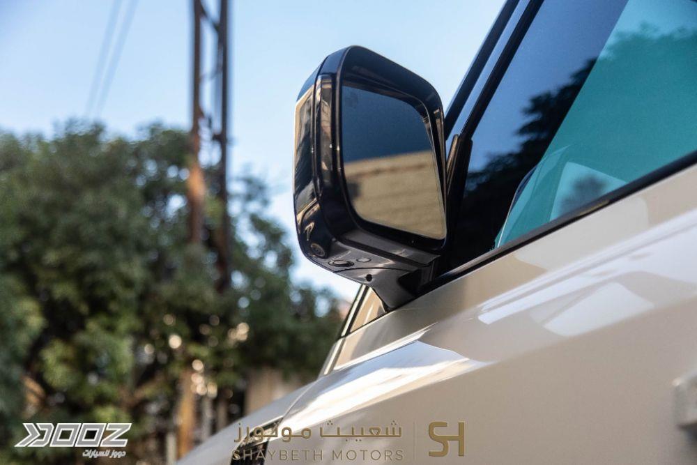 لاند روفر ديفندر 2024 للبيع في عمان