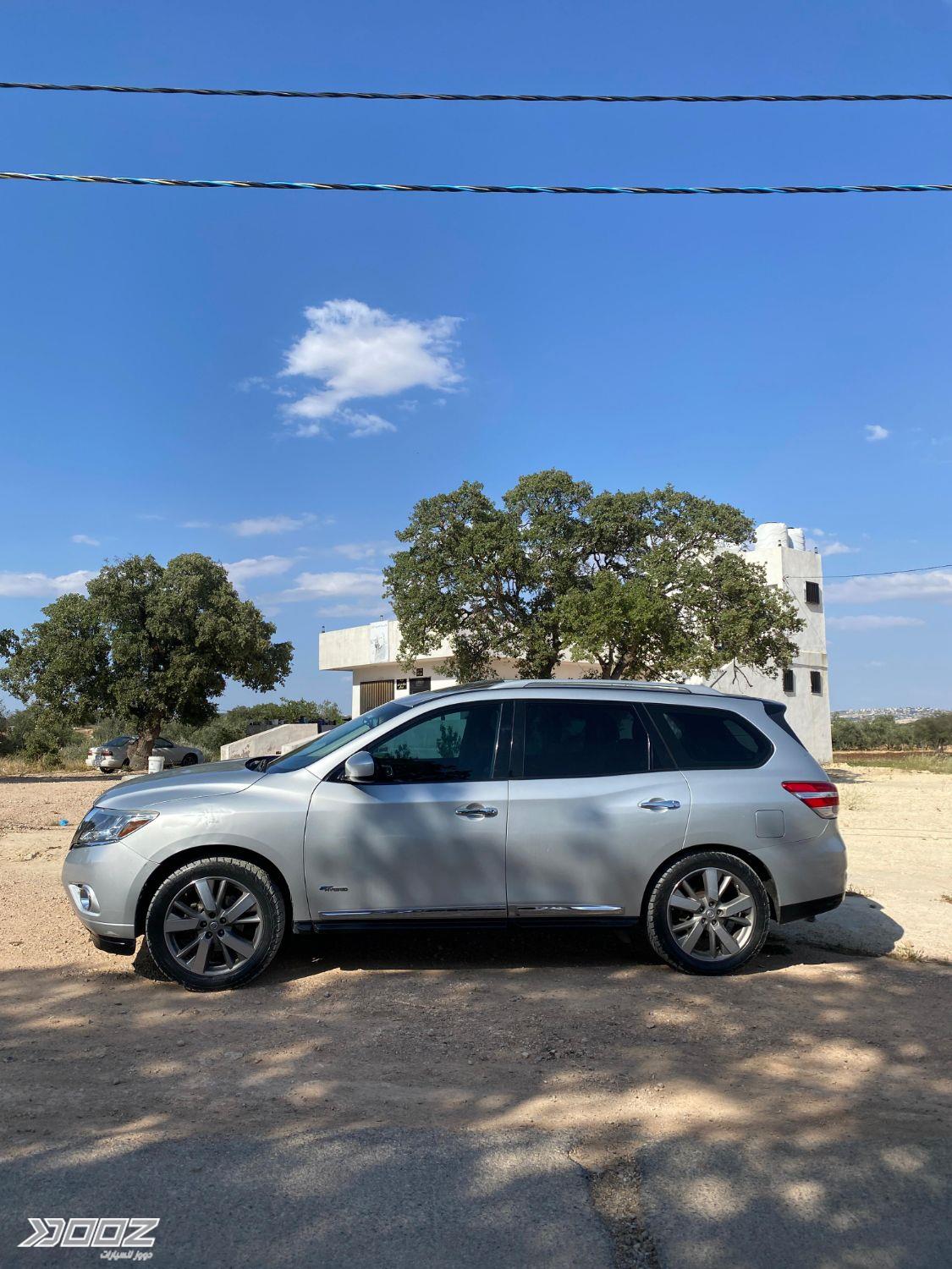 Nissan Pathfinder 2017 for sale in Irbid