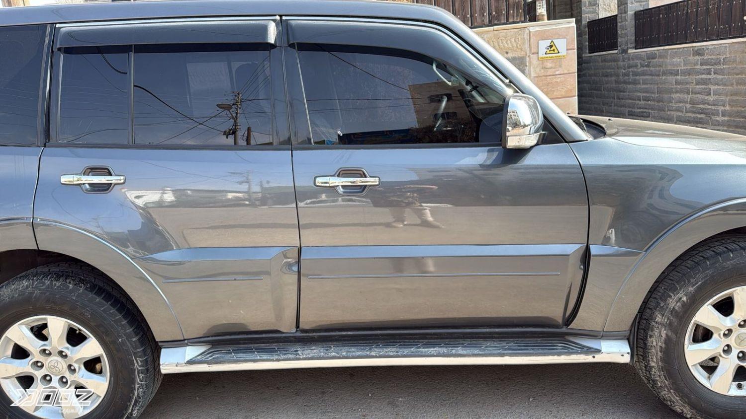 ميتسوبيشي Pajero 2015 للبيع في السلط