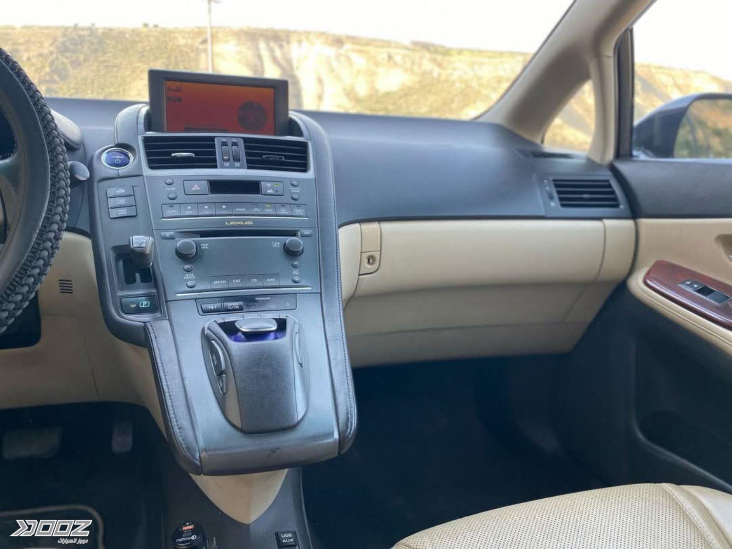لكزس HS250 2010 للبيع في عمان