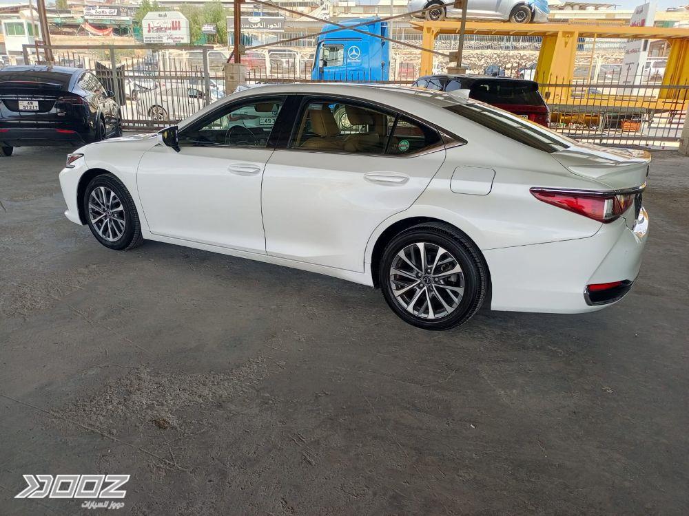Lexus ES300H 2022 for sale in Amman