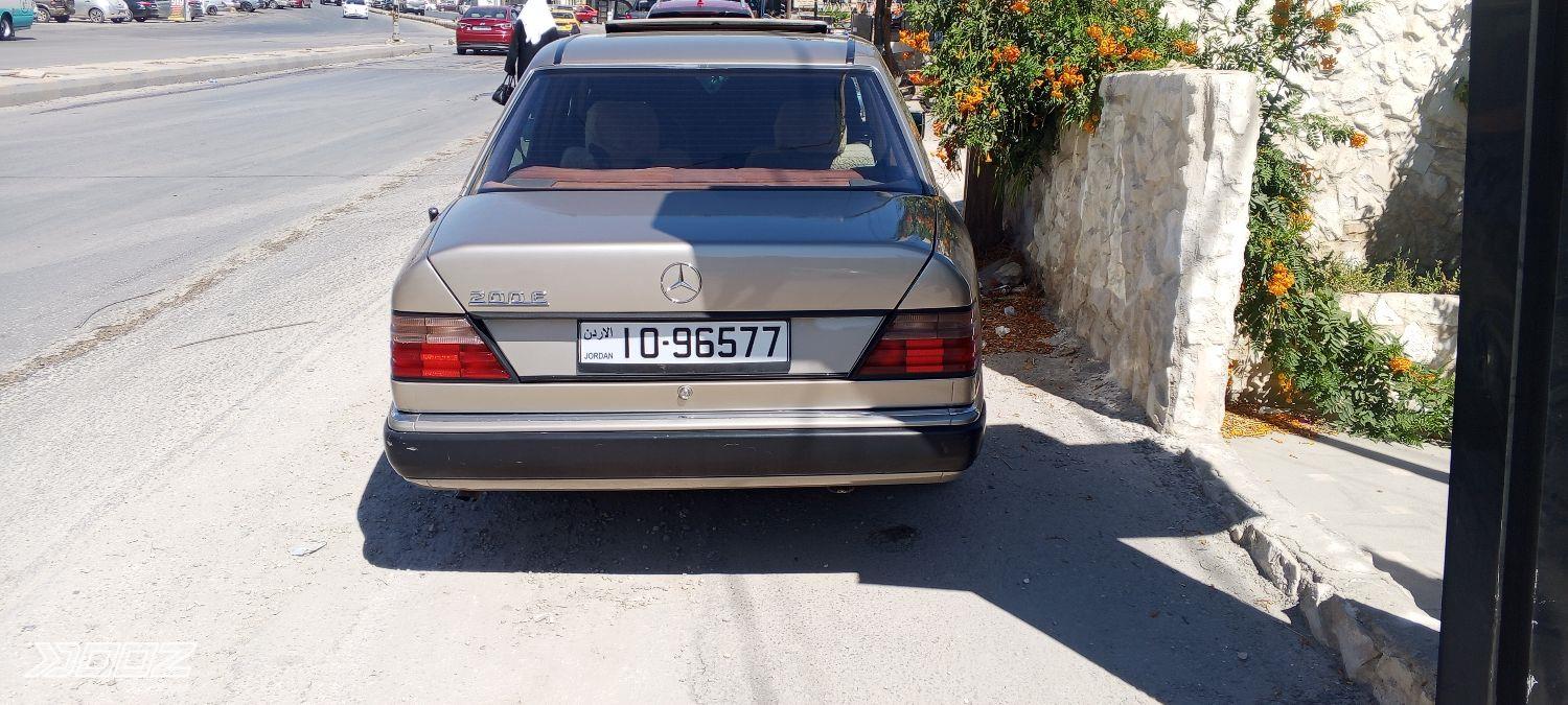 Mercedes E200 1989 for sale in Amman