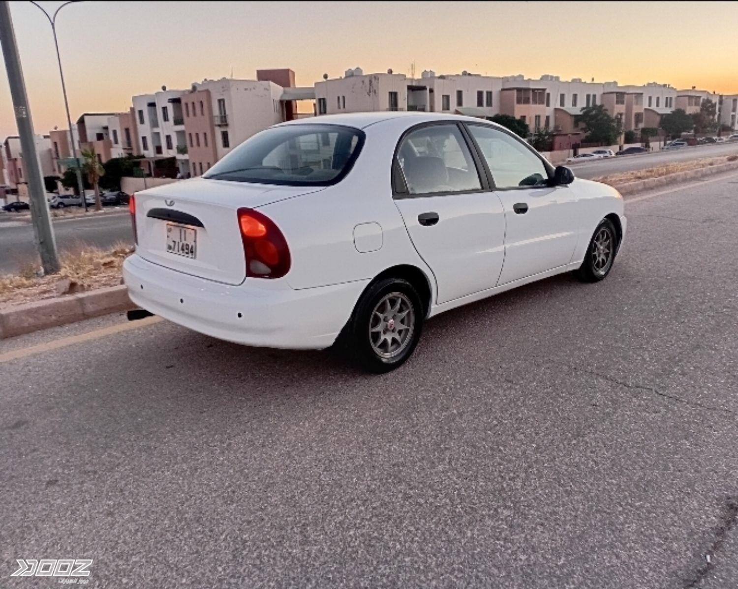 دايو لانوس 2001 للبيع في الزرقاء