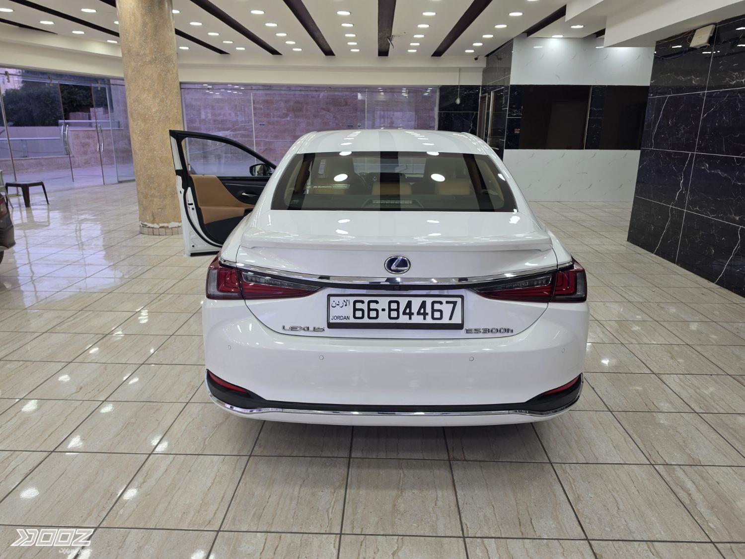 Lexus ES300H 2022 for sale in Amman