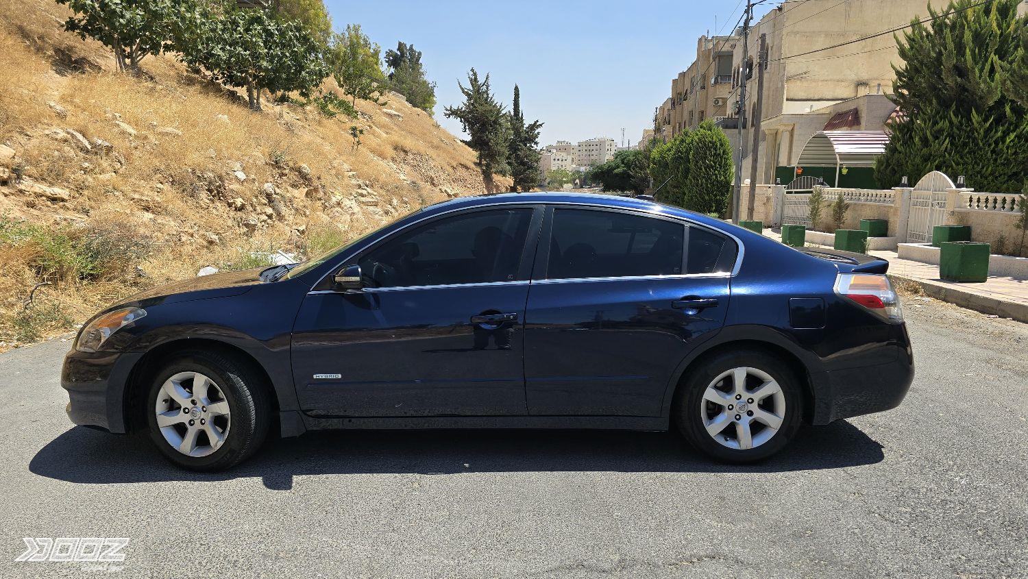 نيسان التيما 2009 للبيع في عمان