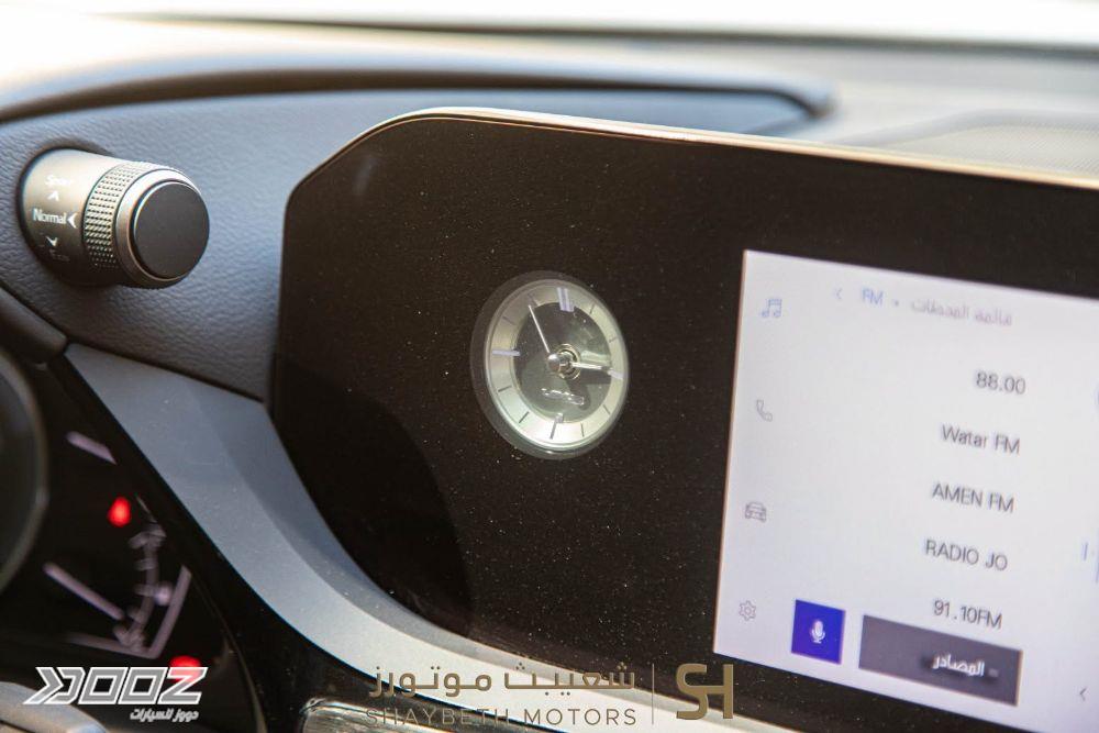 لكزس ES300H 2023 للبيع في عمان
