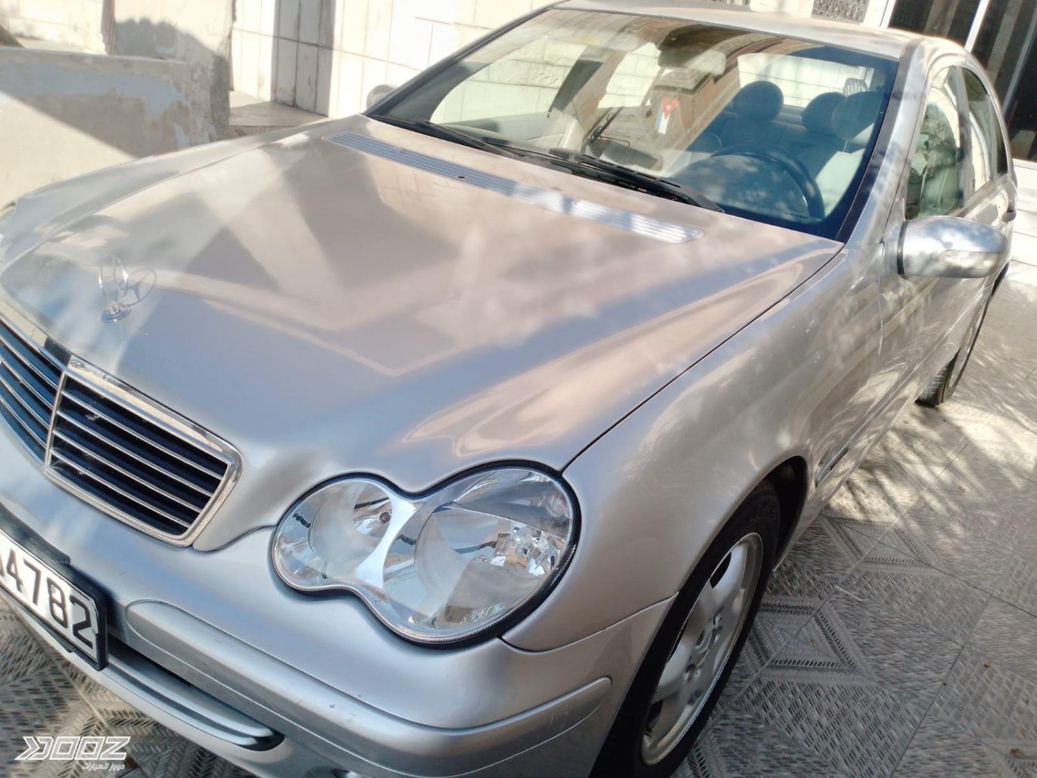 مرسيدس سي 180 كي 2004 للبيع في الزرقاء
