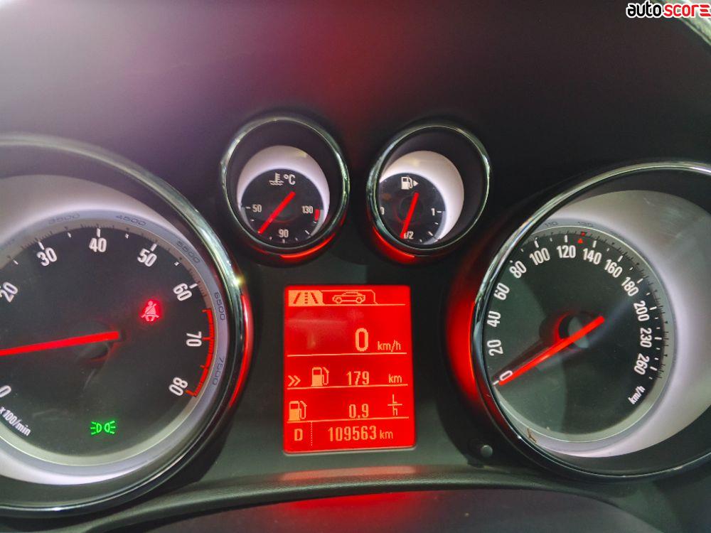 Opel Astra J 2015 for sale in Amman