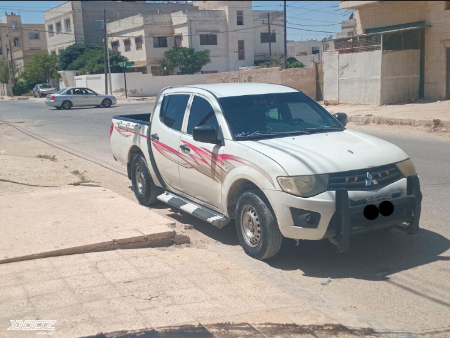Mitsubishi L200 2010 for sale in Mafraq