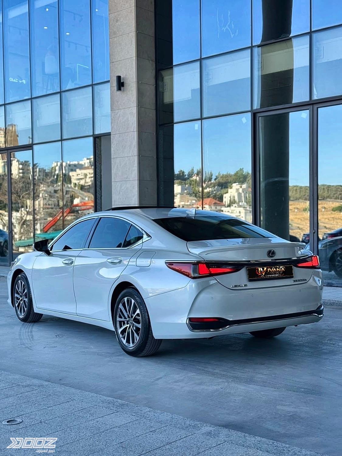 Lexus ES300H 2022 for sale in Amman